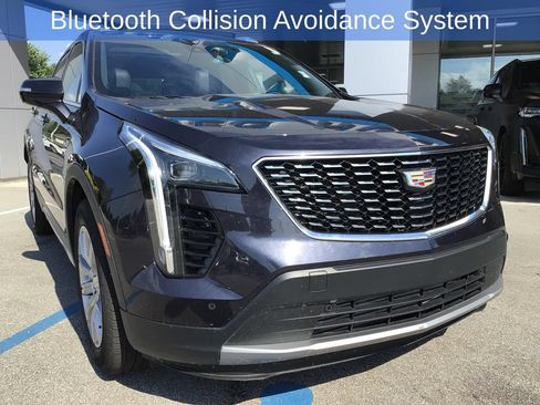 Used 2023 Cadillac XT4 Premium Luxury w/ Technology Package AWD/4WD image 4