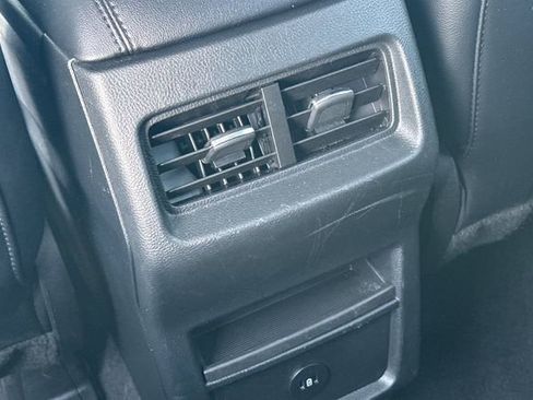 Used 2023 Ford Edge SEL image 14