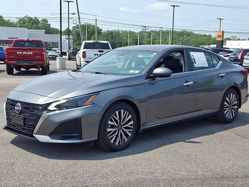 Used 2023 Nissan Altima 2.5 SV FWD image 9