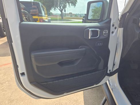 Used 2023 Jeep Wrangler Unlimited Sport AWD/4WD image 12