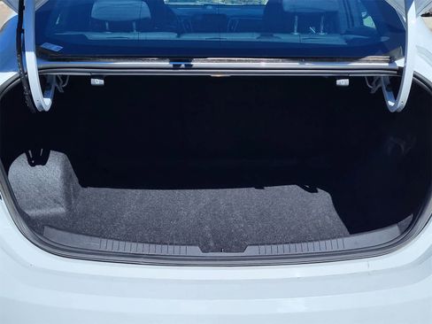 Used 2023 Chevrolet Malibu LT image 29