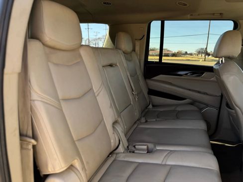 Used 2015 Cadillac Escalade ESV Premium image 24