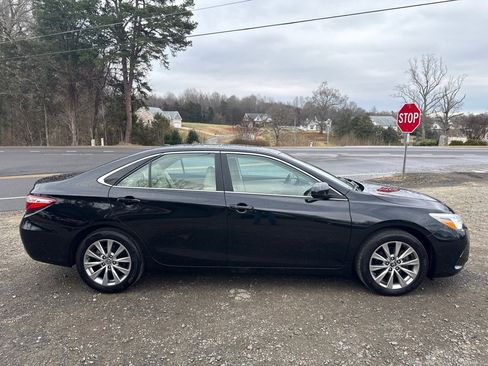 Used 2015 Toyota Camry XLE image 5