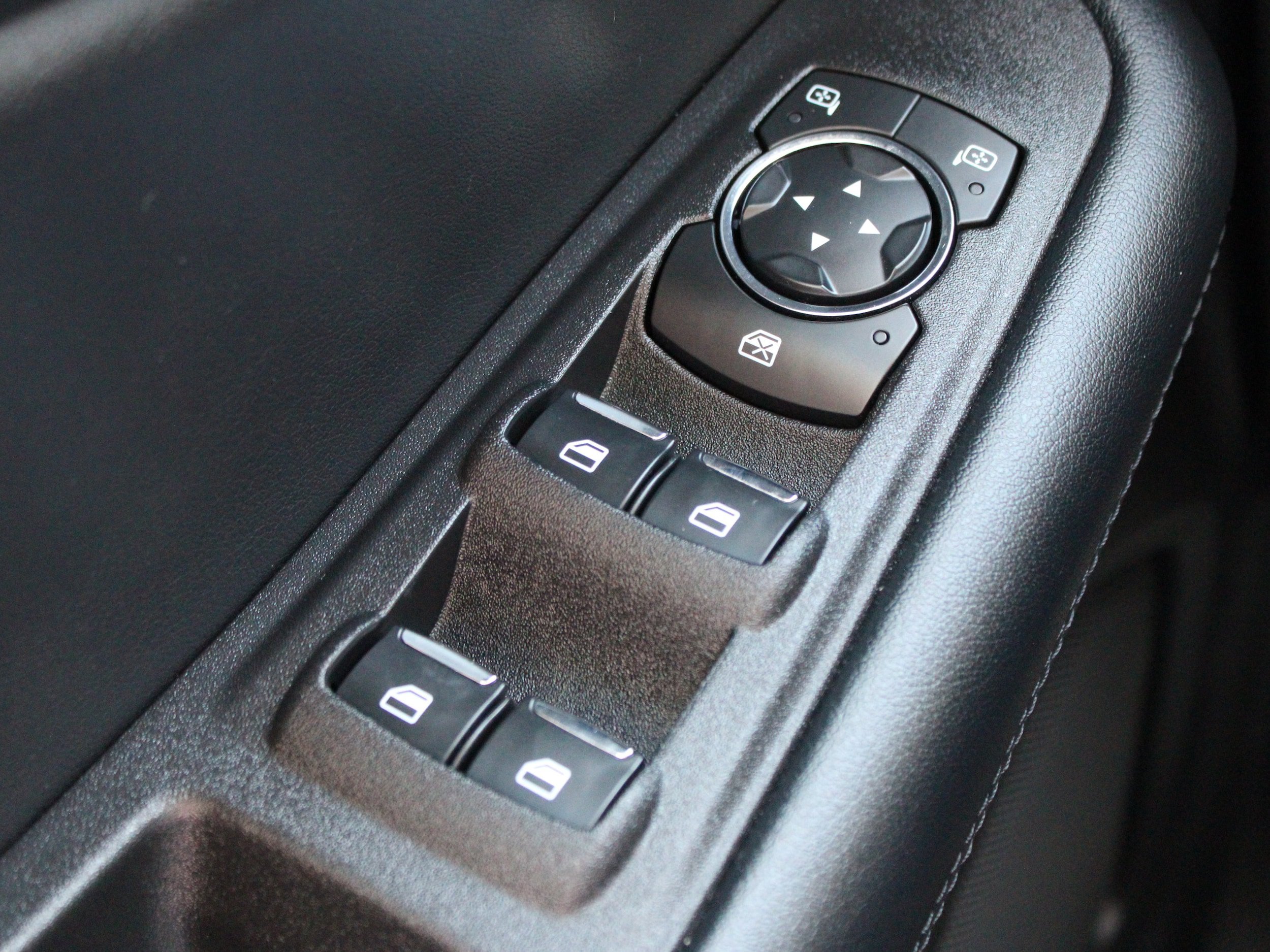 Used 2024 Ford Edge SEL w/ Convenience Package AWD/4WD image 35
