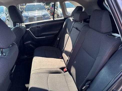 Used 2021 Toyota RAV4 LE w/ Carpet Mat Package (TMS) AWD/4WD image 35