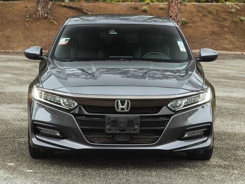 Used 2018 Honda Accord Sport image 8
