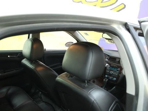 Used 2012 Chevrolet Impala LTZ FWD image 10