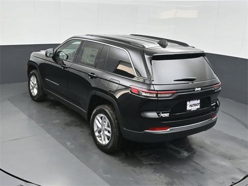 New 2025 Jeep Grand Cherokee Laredo image 33