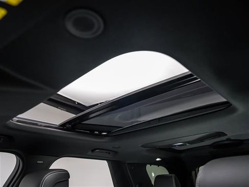 New 2026 Land Rover Discovery Limited Edition AWD/4WD image 13