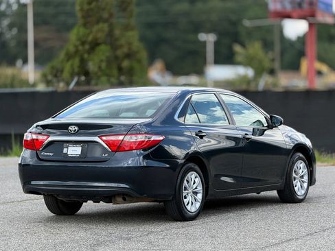 Used 2017 Toyota Camry LE FWD image 9