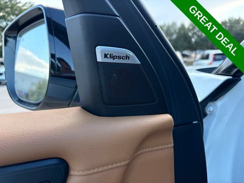 Used 2025 Nissan Armada Platinum Reserve AWD/4WD image 18
