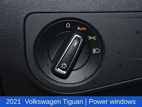 Used 2021 Volkswagen Tiguan SE image 8