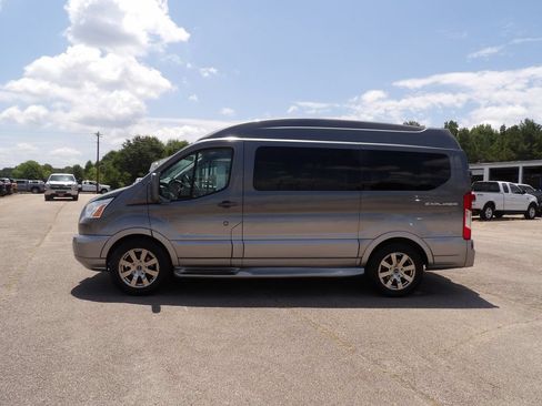 Used 2015 Ford Transit 150 130 Low Roof w/ Exterior Upgrade Package RWD image 5