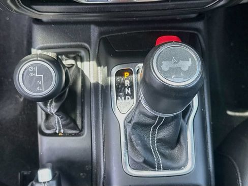 Certified 2022 Jeep Wrangler Unlimited Sahara w/ LED Lighting Group AWD/4WD image 18