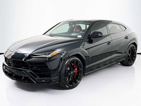 Used 2022 Lamborghini Urus image 1