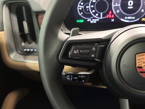 New 2026 Porsche Cayenne image 17