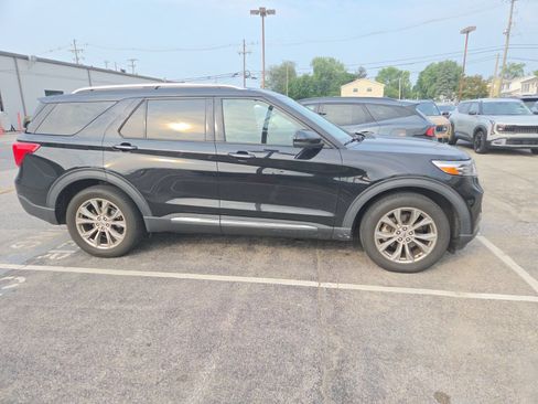Used 2020 Ford Explorer Limited AWD/4WD image 4