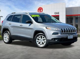 Used 2016 Jeep Cherokee Latitude w/ Comfort/Convenience Group FWD video 2