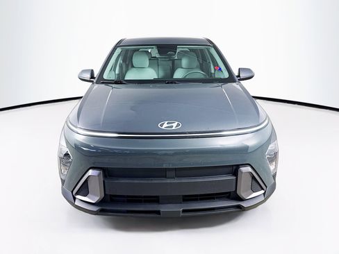 Used 2024 Hyundai Kona SE image 3