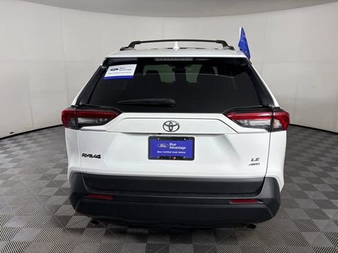 Used 2021 Toyota RAV4 LE image 6