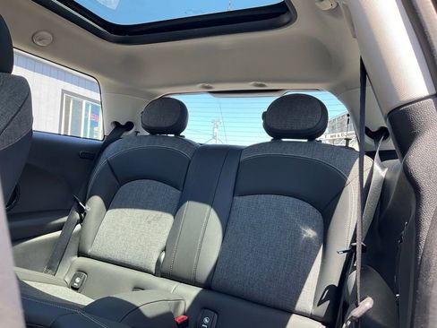 Used 2023 MINI Cooper SE FWD image 32