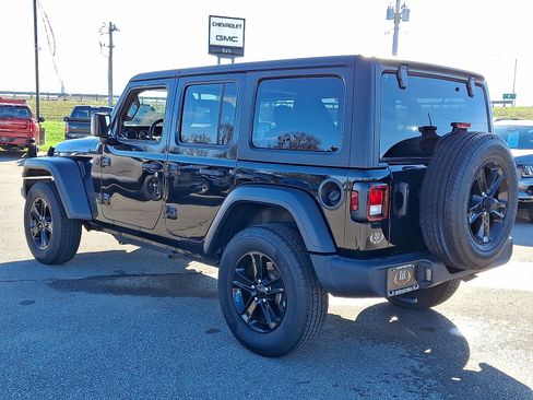 Used 2022 Jeep Wrangler Unlimited Sport AWD/4WD image 21