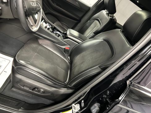 Used 2023 Jeep Grand Cherokee Altitude image 11