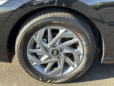 New 2026 Hyundai Elantra Blue image 17