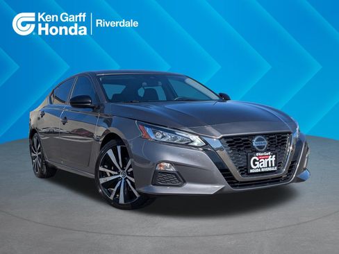 Used 2022 Nissan Altima 2.5 SR FWD image 1