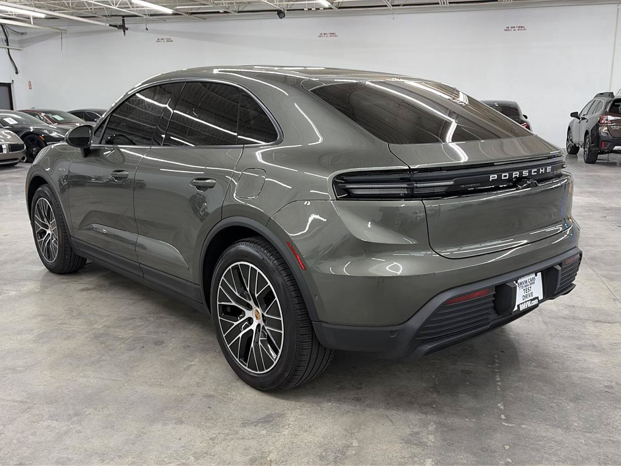 Used 2025 Porsche Macan Electric w/ Premium Package RWD image 11
