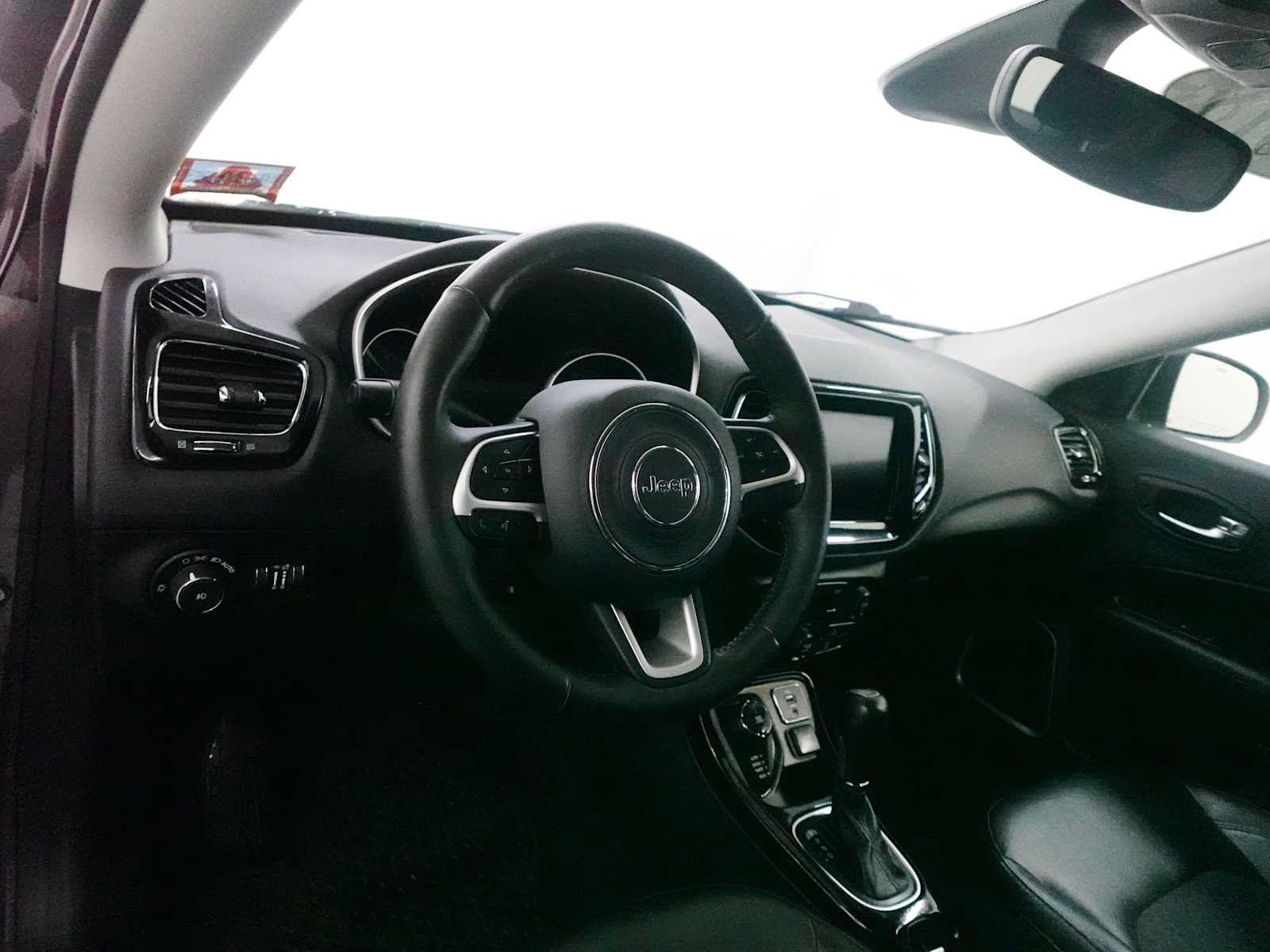 Used 2018 Jeep Compass Latitude w/ Popular Equipment Group AWD/4WD image 15