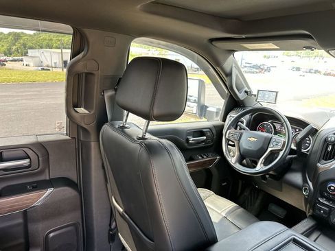 Used 2022 Chevrolet Silverado 2500 High Country w/ Z71 Off-Road Package AWD/4WD image 15
