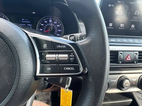 Used 2020 Kia Forte LXS FWD image 21