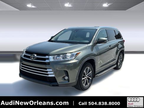 Used 2019 Toyota Highlander XLE FWD image 1
