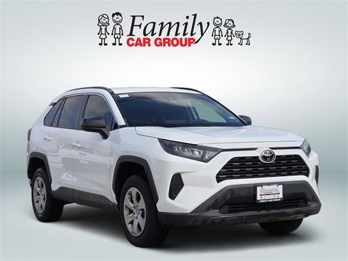 Used 2021 Toyota RAV4 LE image 2