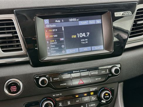 Used 2018 Kia Niro EX FWD image 21