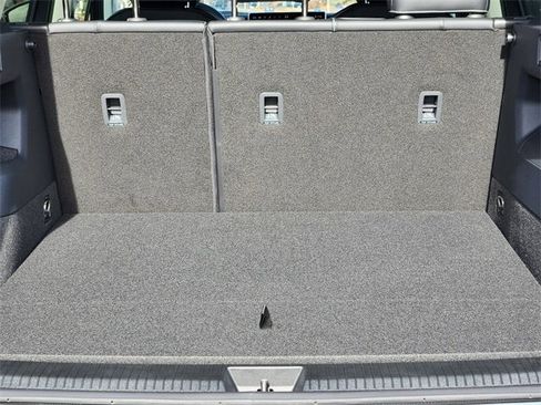 New 2026 Volkswagen Tiguan SE image 30