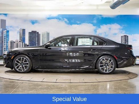 Used 2025 BMW 750e xDrive w/ Executive Package AWD/4WD image 6