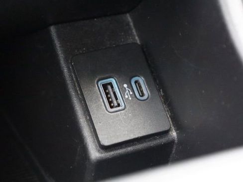 Used 2023 Ford Edge SEL image 25