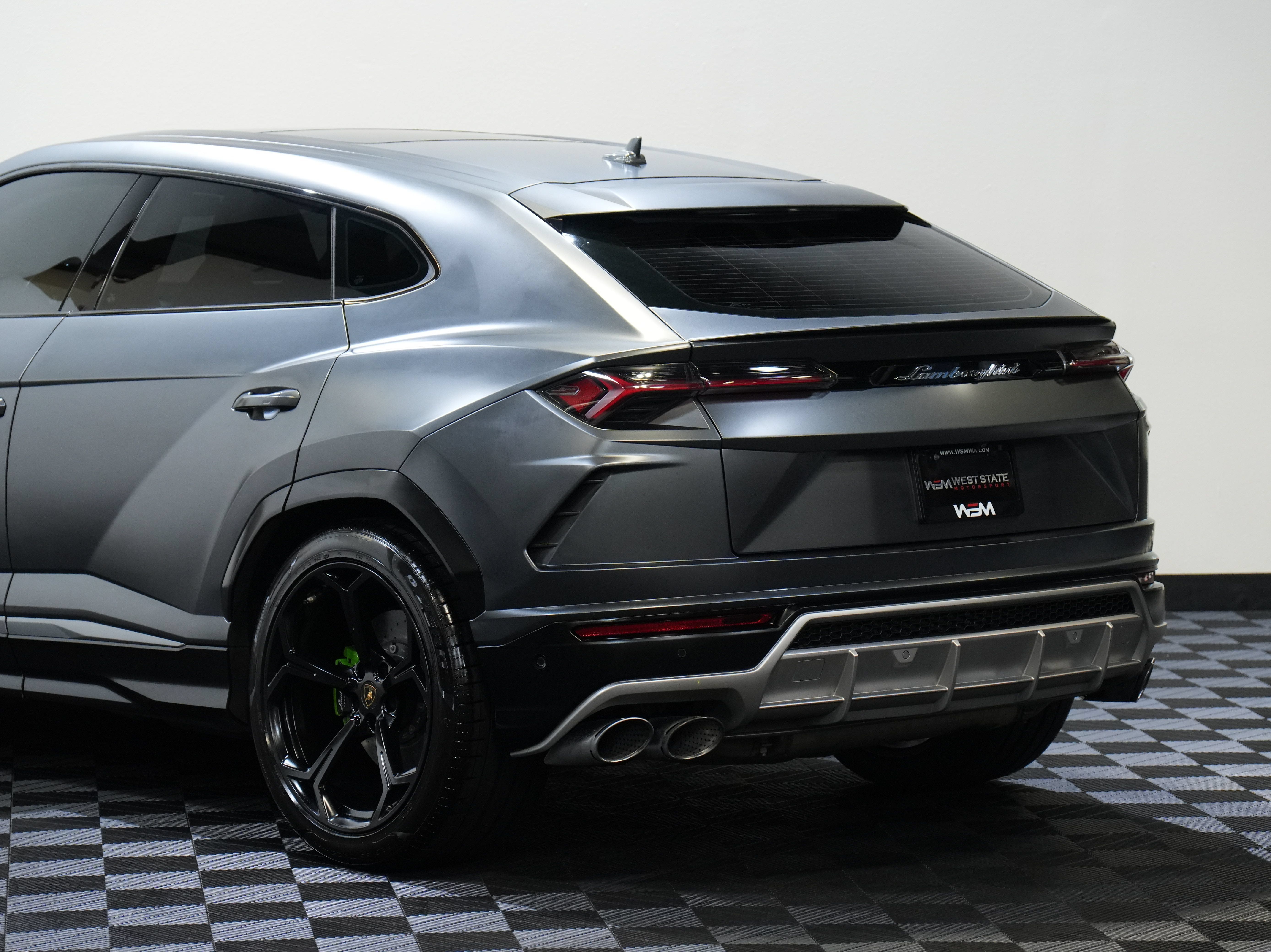 Used 2019 Lamborghini Urus AWD/4WD image 16