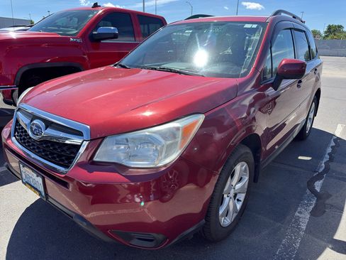 Used 2015 Subaru Forester 2.5i Premium AWD/4WD image 2
