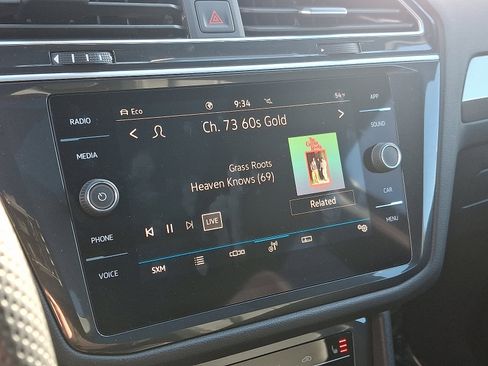 Used 2024 Volkswagen Tiguan SE R-Line image 17