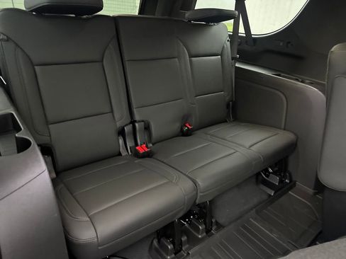 New 2026 Chevrolet Suburban LT w/ Comfort Package AWD/4WD image 13