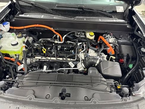New 2026 Ford Maverick XLT w/ XLT Luxury Package FWD image 17