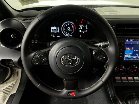 New 2025 Toyota GR86 image 11