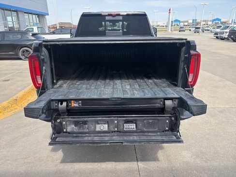 Used 2023 GMC Sierra 2500 Denali w/ Denali Black Diamond Edition image 9