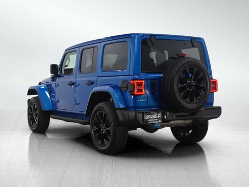 Used 2024 Jeep Wrangler Unlimited Sahara w/ Technology Group AWD/4WD image 3