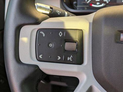 Used 2022 Land Rover Defender 90 S image 22