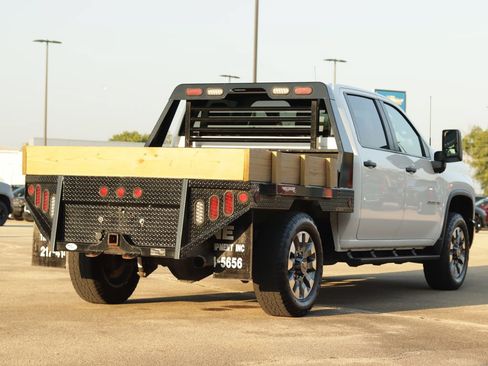 Used 2024 Chevrolet Silverado 2500 Custom AWD/4WD image 7