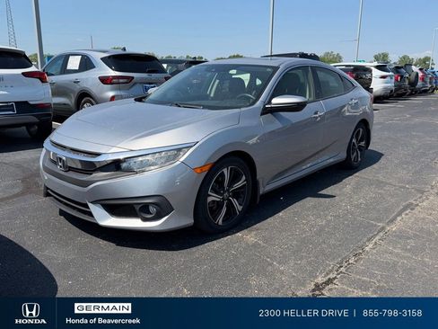 Used 2018 Honda Civic Touring image 1